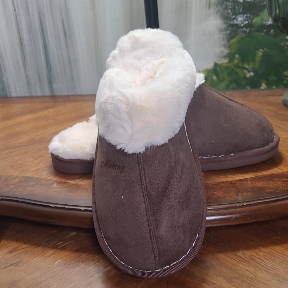 New! Womens 12/13 Dark Brown Faux Fur Plush Cozy Slippers with Cream Lining